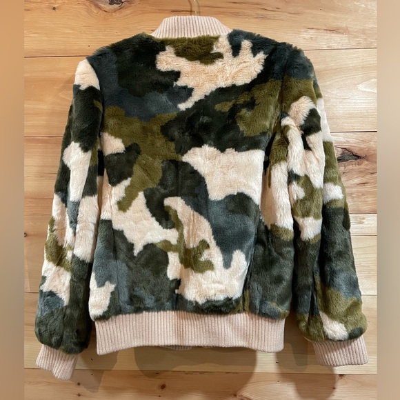 Marc New York Andrew Marc Faux Fur Camouflage Jacket Size M - Picture 3 of 6